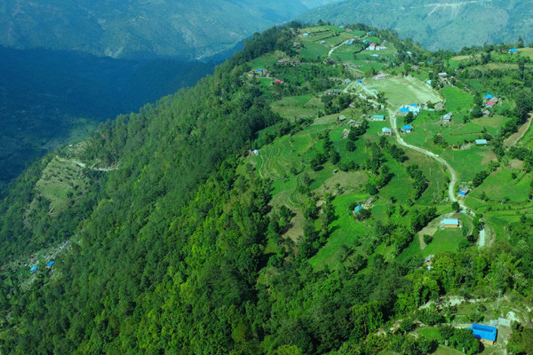 सडकमा परेका जग्गाको लगत कट्टा नहुँदा भोजपुरका नागरिक समस्यामा